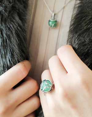 Сребърен пръстен проба 925 с естествени полускъпоценни камъни авантюрин - бижуто е подходящо за жени