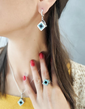 Сребърна висулка проба 925 инкрустирана с комбинация от естествен Тюркоаз и Емайл