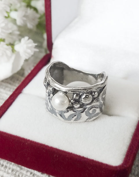 Сребърен пръстен проба 925 - бижуто е подходящо за жени