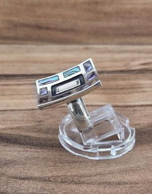 Сребърен комплект бижута проба 925 включващ обеци, медальон, пръстен, гривна с естествен бял седеф - бижуто е подходящо за жени