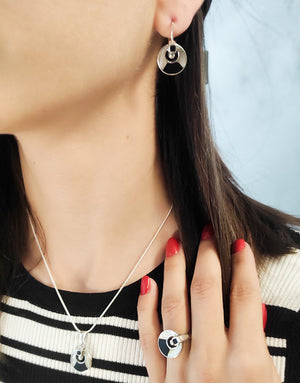 Сребърен пръстен проба 925 с естествени полускъпоценни камъни Оникс и Седеф