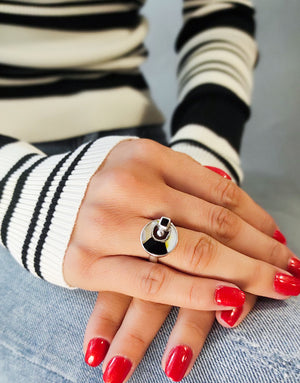 Сребърен пръстен проба 925 с естествени полускъпоценни камъни Оникс и Седеф