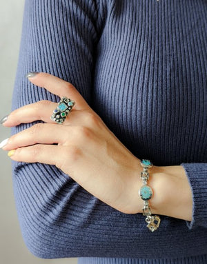 Сребърна гривна проба 925 инкрустирана с естествен камък Тюркоаз - бижуто е подходящо за жени