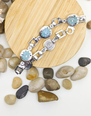 Сребърна гривна проба 925 инкрустирана с естествен камък Тюркоаз - бижуто е подходящо за жени