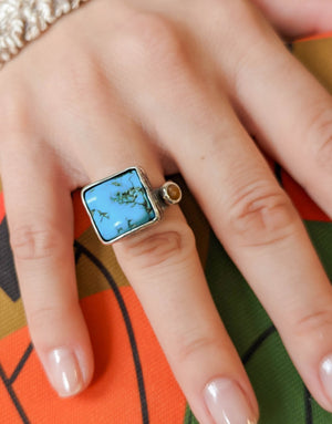 Сребърен пръстен проба 925 с естествени полускъпоценни камъни Тюркоаз и Ахат - бижуто е подходящо за жени