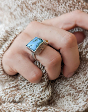 Сребърен пръстен проба 925 с естествени полускъпоценни камъни Тюркоаз и Ахат - бижуто е подходящо за жени