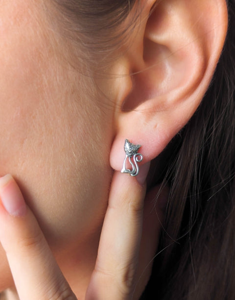 Детски сребърни обеци котенца във формата на котенца. Изработени от сребро 925.