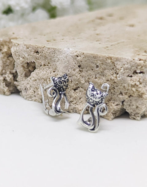 Детски сребърни обеци котенца във формата на котенца. Изработени от сребро 925.