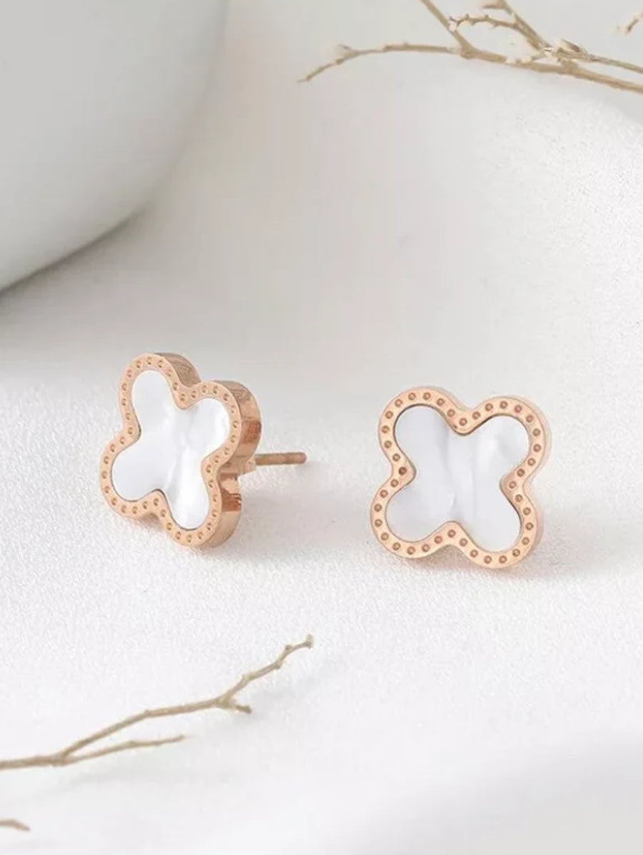 Комплект бижута от медицинска стомана - обеци, гривна и колие