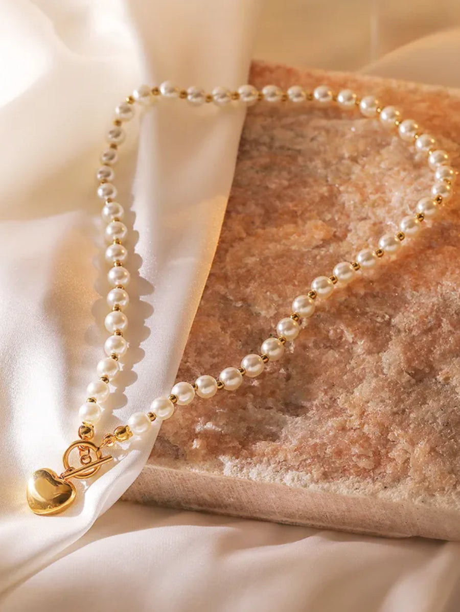 Перлено колие с висулка сърце медицинска стомана, цвят злато