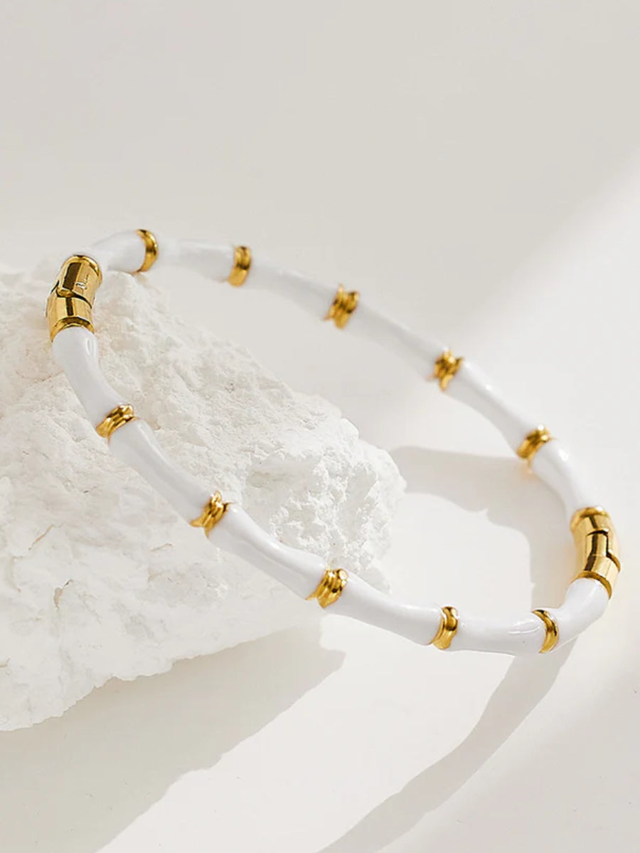 Твърда гривна бенгъл медицинска стомана, цвят бял