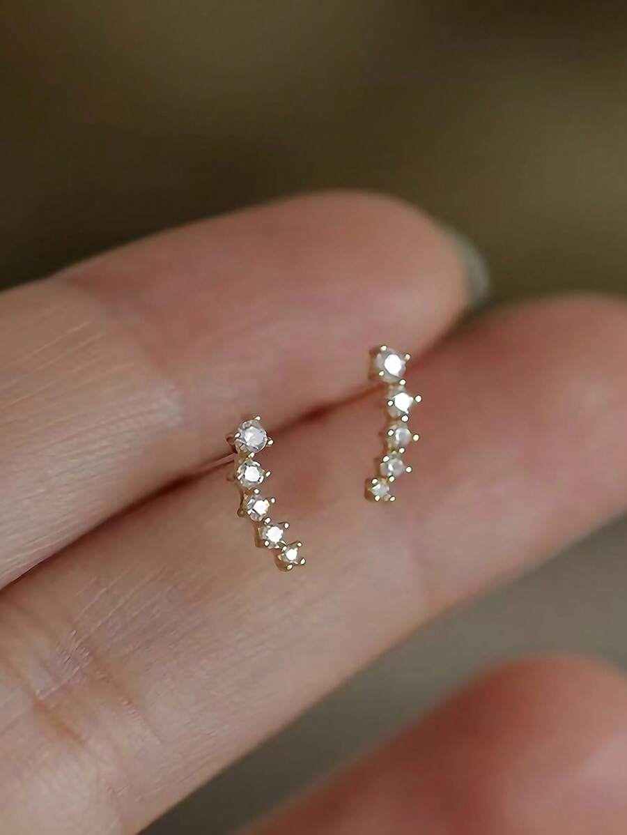 Малки сребърни обеци по дължина на ухото 8мм, кристали циркони