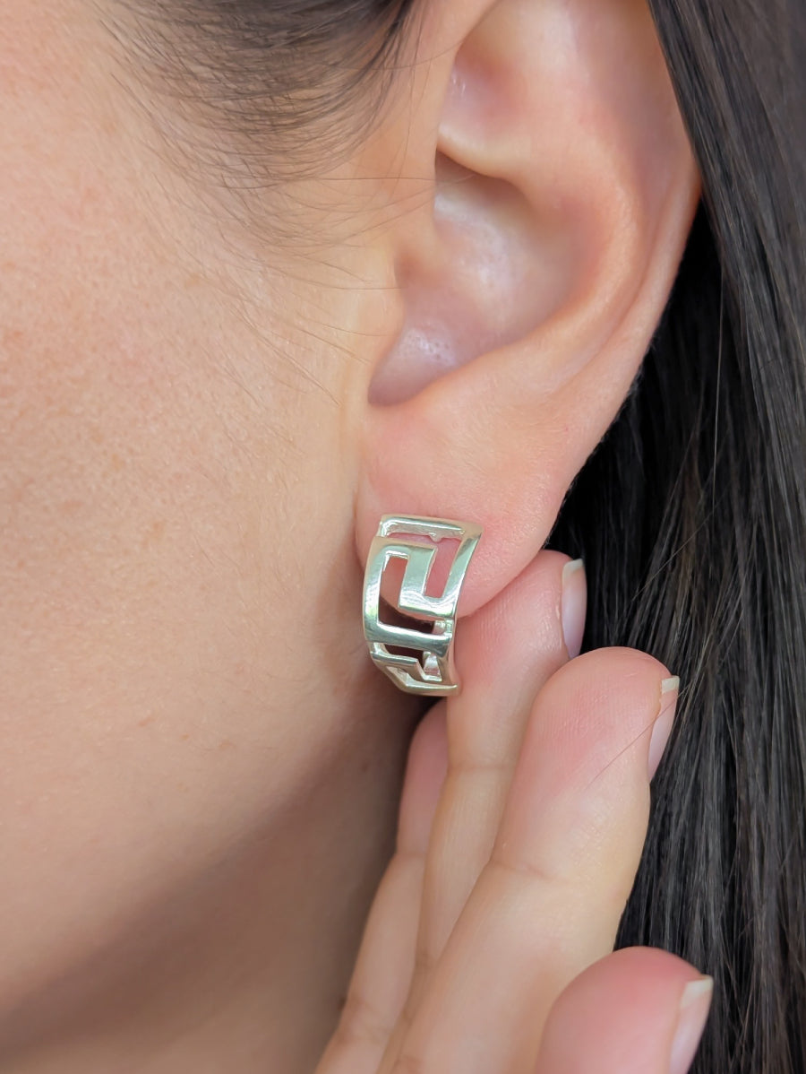 сребърни обеци 925; геометрични обеци гръцки ключ; меандър бижута; квадратни отворени сребърни обеци; дамски обеци;