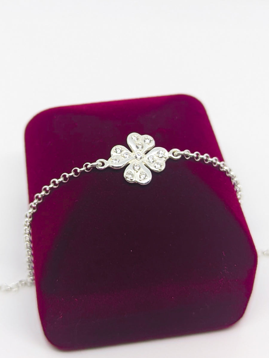 Сребърна гривна четирилистна детелинка с кристали