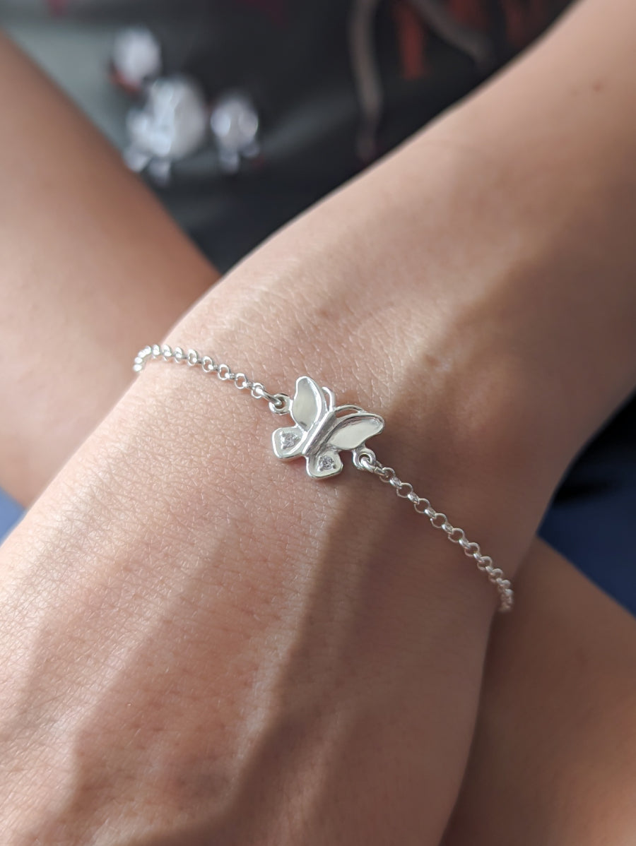 Сребърна гривна Пеперудка с малки кристалчета