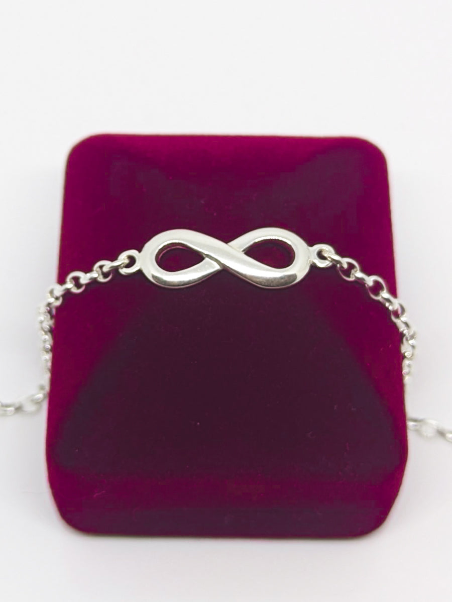Сребърна гривна знак за безкрайност