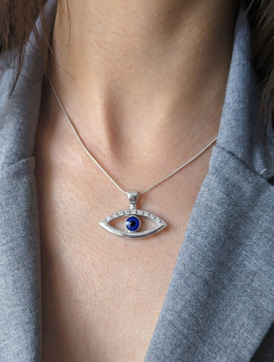 Сребърна висулка синьо око против уроки