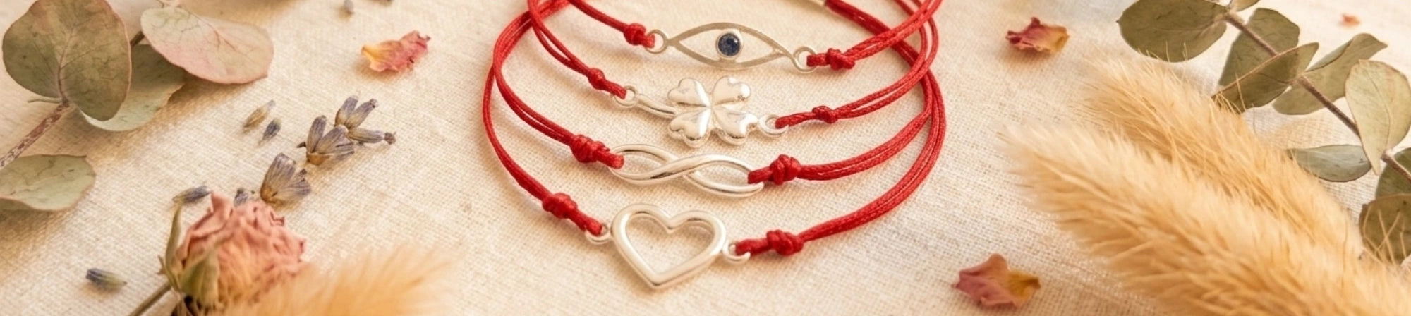 Гривнички с червен конец и сребърни елементи проба 925 - ръчна изработка