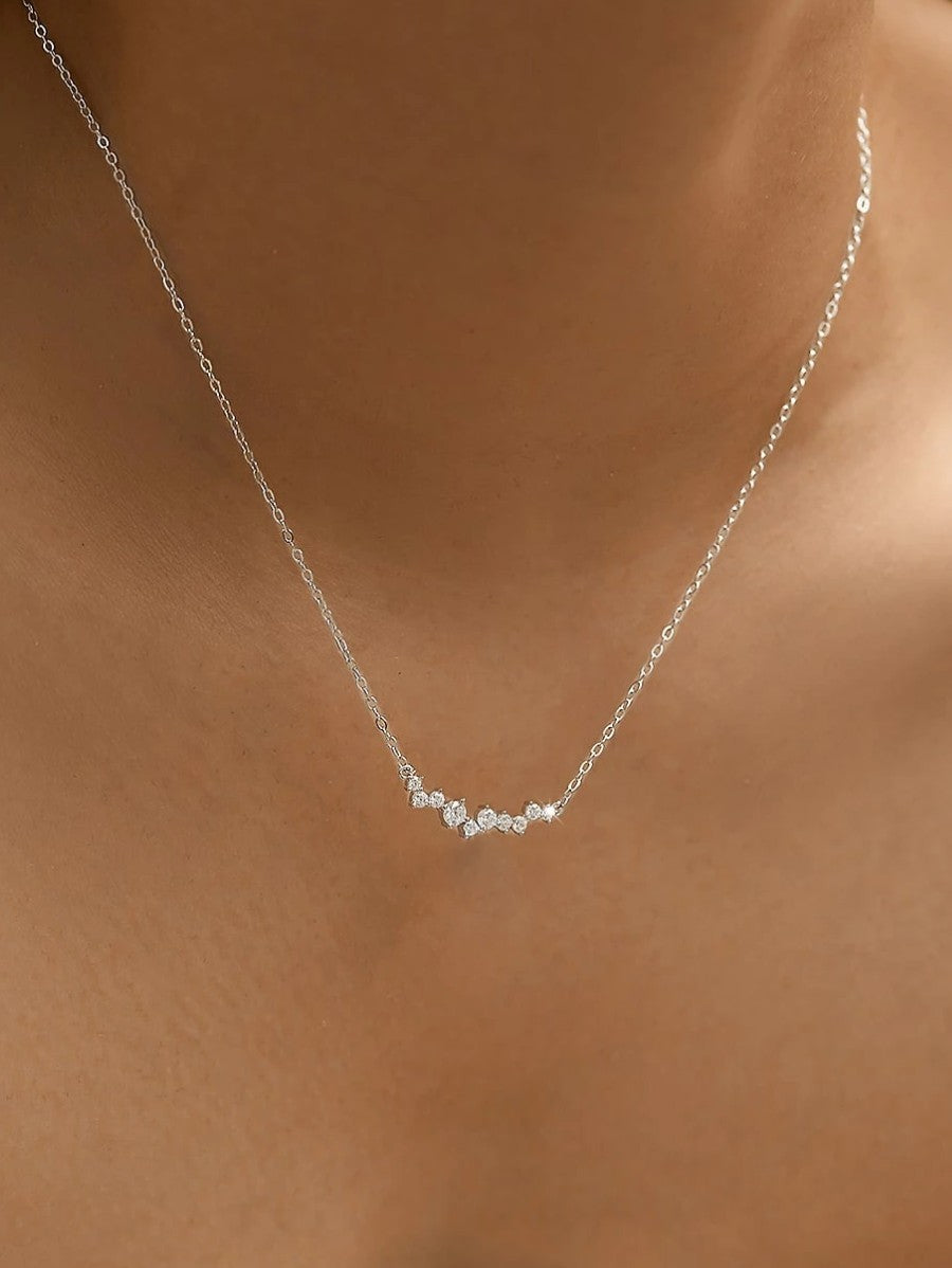 Сребърно колие с висулка с прозрачни кристали циркони