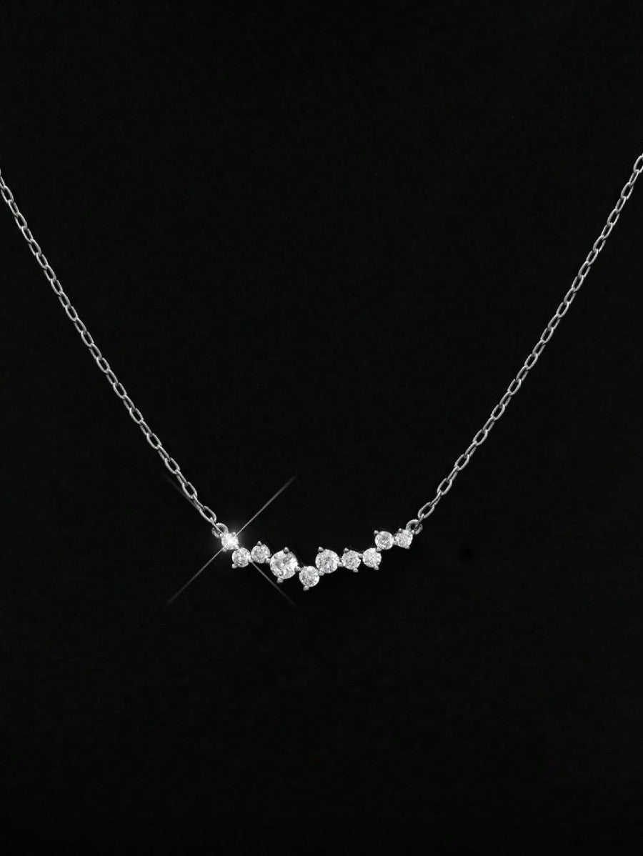 Сребърно колие с висулка с прозрачни кристали циркони