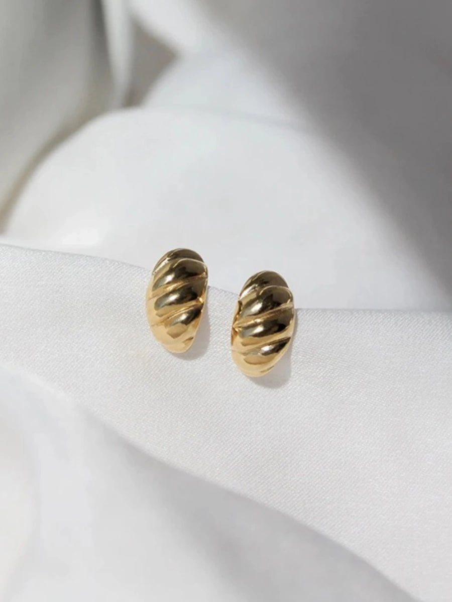 Стилни обеци от медицинска стомана цвят злато