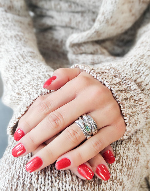 Сребърен пръстен проба 925 с естествени полускъпоценни камъни Кралски седеф (Абалон) - бижуто е подходящо за жени