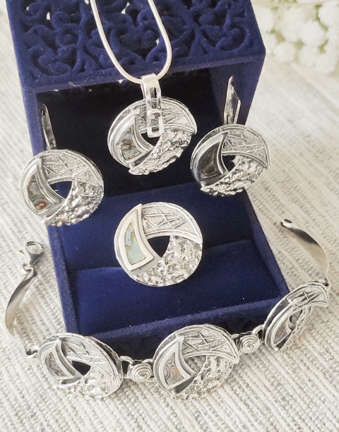 Комплект бутикови дамски бижута от сребро и Абалон - обеци, пръстен, гривна и висулка за колие