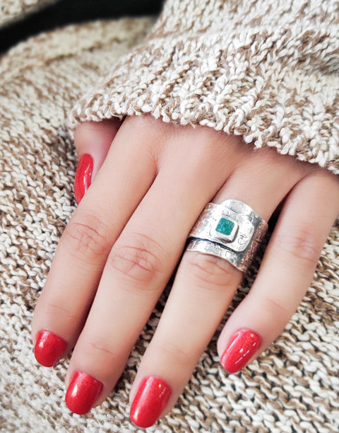 Сребърен пръстен проба 925 с естествени полускъпоценни камъни Абалон (Кралски седеф) - бижуто е подходящо за жени