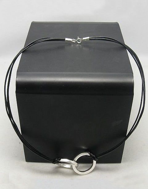 Сребърно колие кръгове с верижка от естествена кожа, дължина 45см