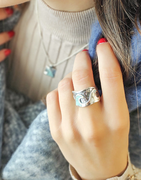 Сребърен комплект дамски бижута с Тюркоаз - дамски обеци, пръстен и медальон висулка за колие