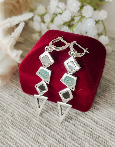 Сребърни обеци проба 925 в комбинация с естествен Тюркоаз, Седеф и Емайл