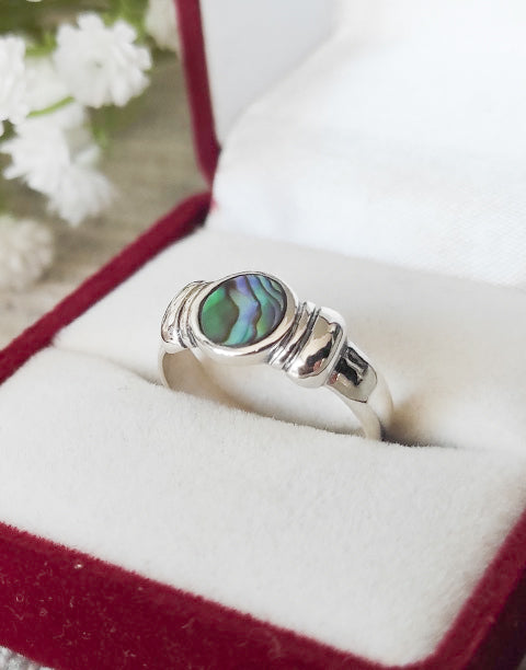 Сребърен пръстен проба 925 с естествени полускъпоценни камъни Абалон (Кралски Седеф) - бижуто е подходящо за жени