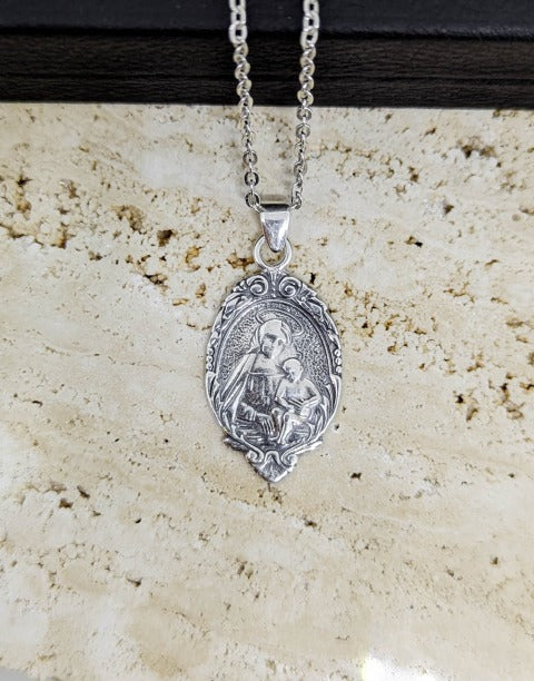 Сребърна висулка медальон икона Богородица Дева Мария с Младенеца 30 х 19мм