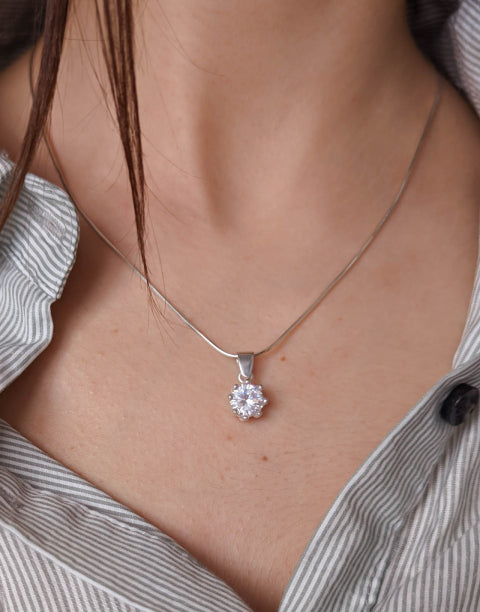 Сребърно колие Чокър с кристал циркон 1см и сребърен обков, дължина 45см