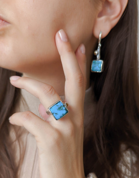 Сребърен пръстен проба 925 с естествени полускъпоценни камъни Тюркоаз и Ахат - бижуто е подходящо за жени